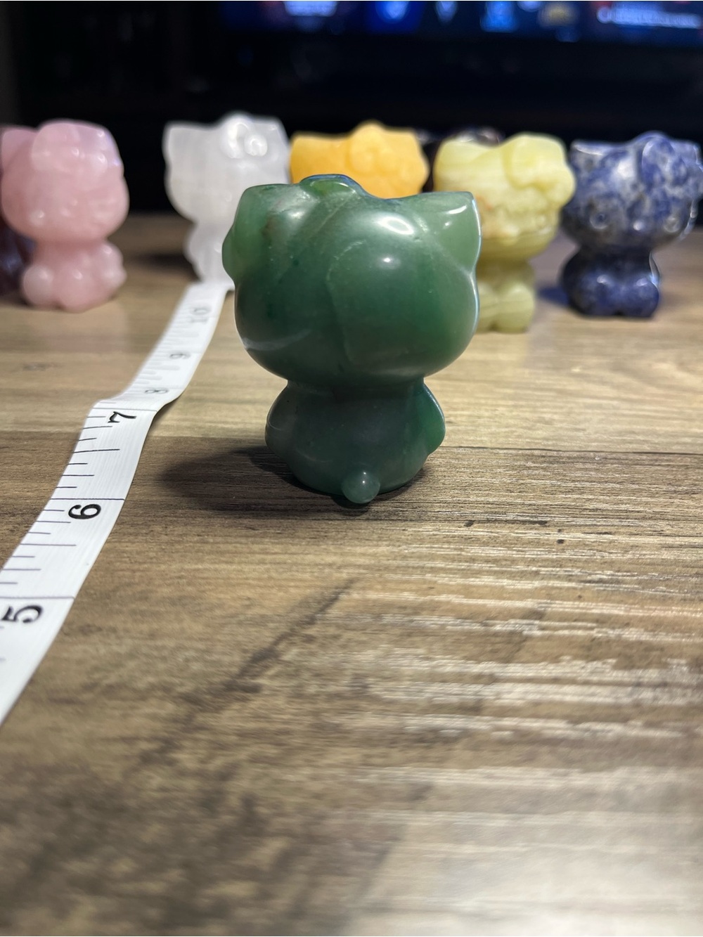 🎀 Natural Green Aventurine Hello Kitty Crystal Carving 🎀 - Picture 4 of 6